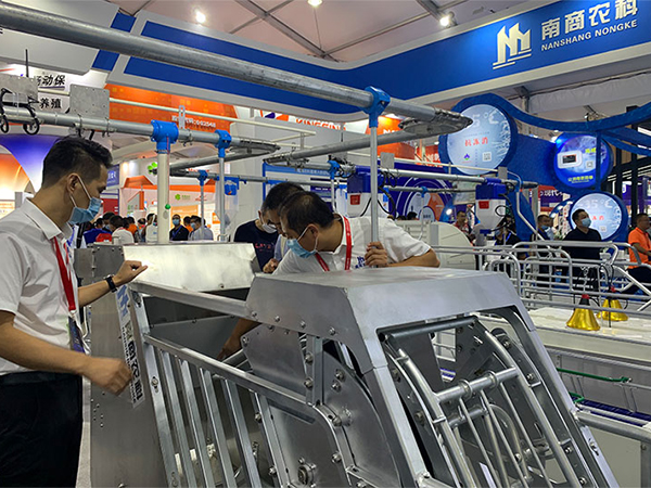 影響行業(yè)排行榜前十名養(yǎng)豬設(shè)備廠是哪些因素？